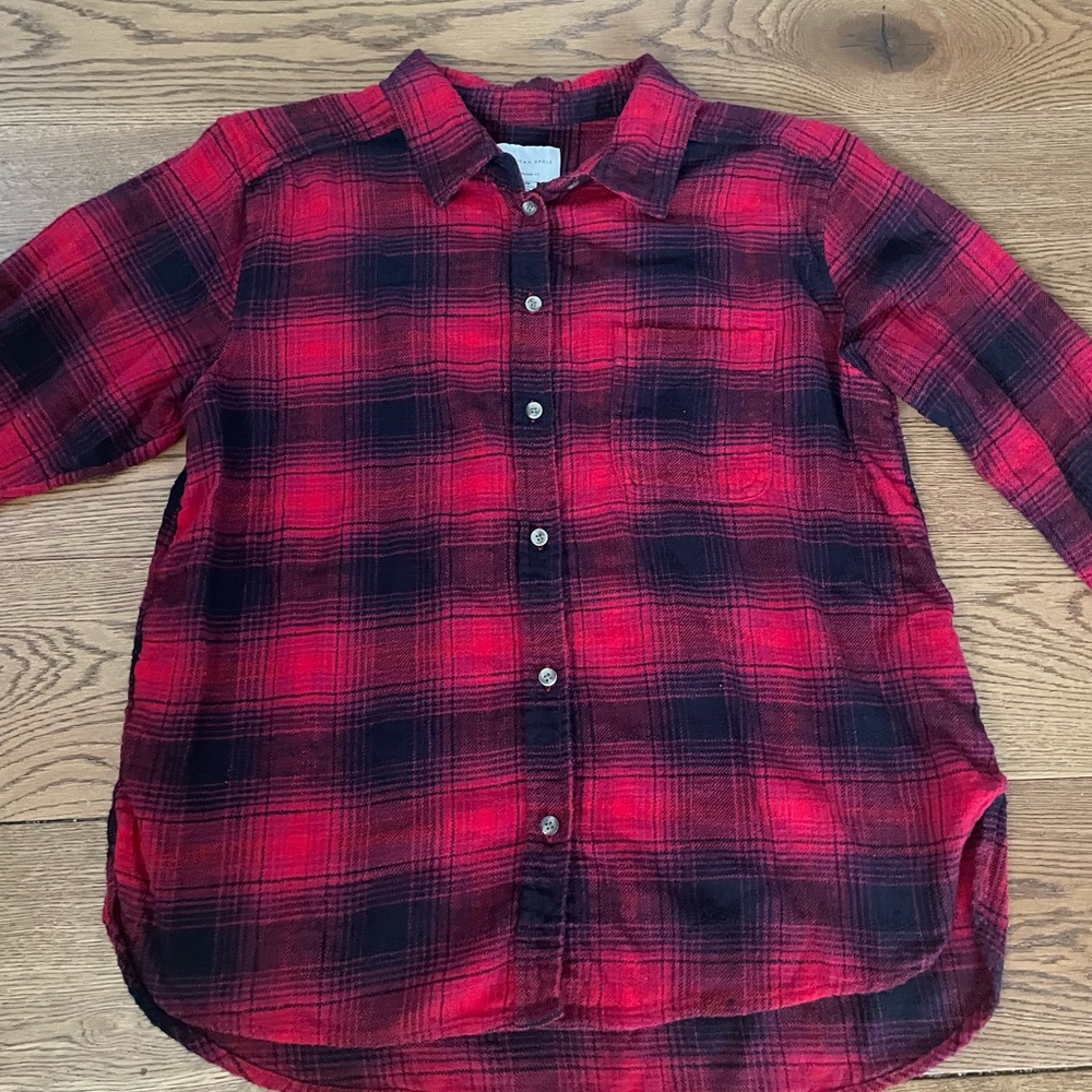 American Eagle Plaid Long Sleeve Button Down Shirt